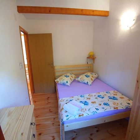 Appartement Adio Mare à Pomena Extérieur photo